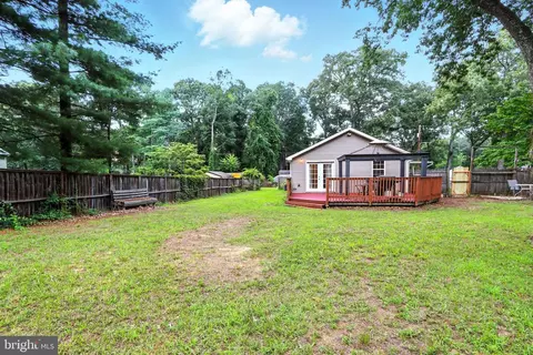8402 Lynn Cir, Pasadena, MD 21122 photo 24