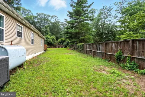 8402 Lynn Cir, Pasadena, MD 21122 photo 25