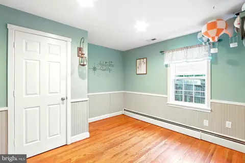 8402 Lynn Cir, Pasadena, MD 21122 photo 13