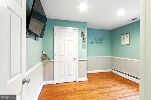 8402 Lynn Cir, Pasadena, MD 21122 photo 14