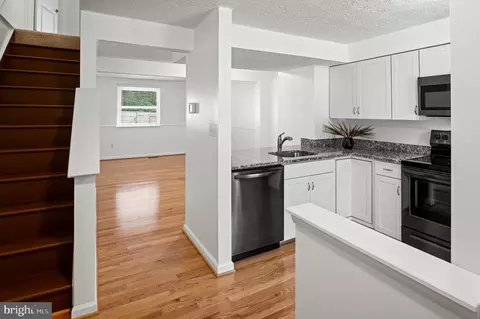 8059 Wolsey Ct, Pasadena, MD 21122 photo 5
