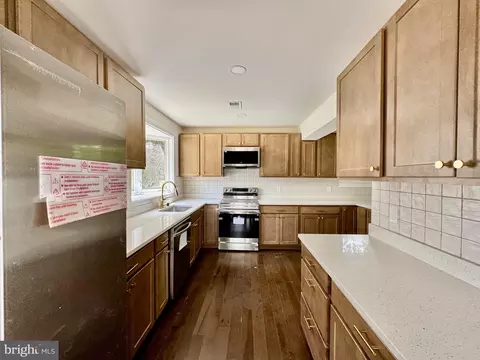 Kitchen - 217 Cadle Ave, Edgewater, MD 21037 photo 1 of 2