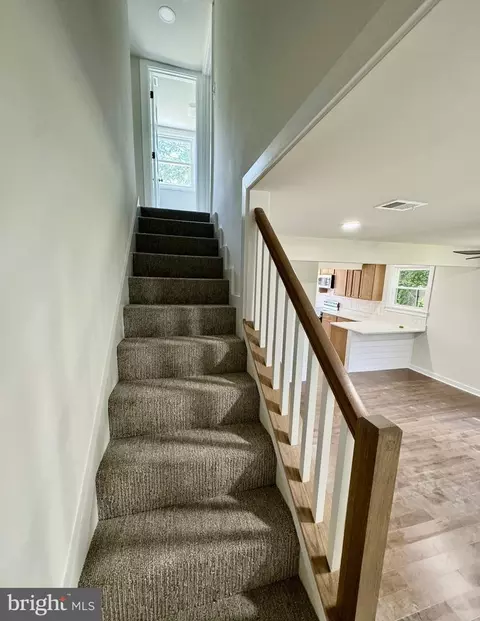 Entry Way - 217 Cadle Ave, Edgewater, MD 21037 photo 2 of 4