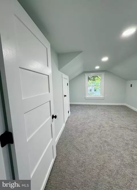 Entry Way - 217 Cadle Ave, Edgewater, MD 21037 photo 1 of 4