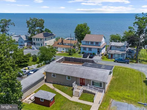 4722 Oak Rd, Shady Side, MD 20764