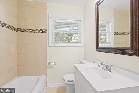 Bath - 773 Central Ave E, Edgewater, MD 21037 photo 2 of 2