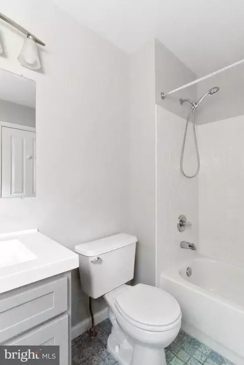 Bath - 2630 Worrell Ct, Crofton, MD 21114 photo 2 of 3