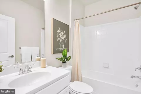 Bath - 3483 Cormorant Dr, Laurel, MD 20724 photo 3 of 3