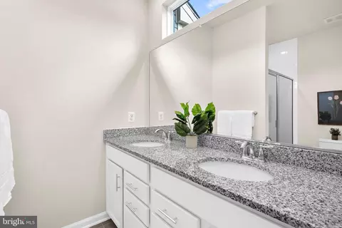 Bath - 3483 Cormorant Dr, Laurel, MD 20724 photo 2 of 3