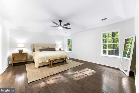 Bedroom - 3754 Colliers Dr, Edgewater, MD 21037 photo 1 of 7