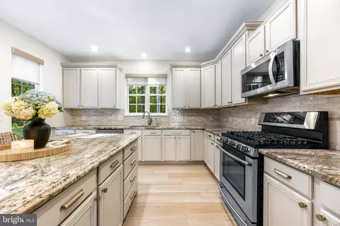 Kitchen - 3754 Colliers Dr, Edgewater, MD 21037 photo 1 of 4