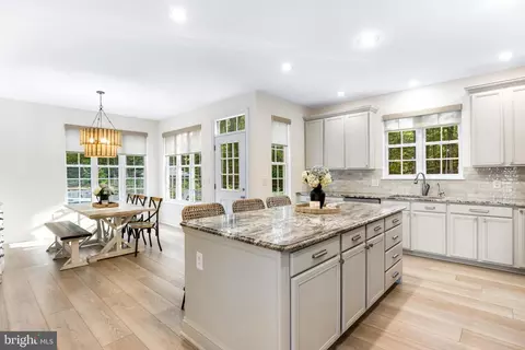 Kitchen - 3754 Colliers Dr, Edgewater, MD 21037 photo 4 of 4