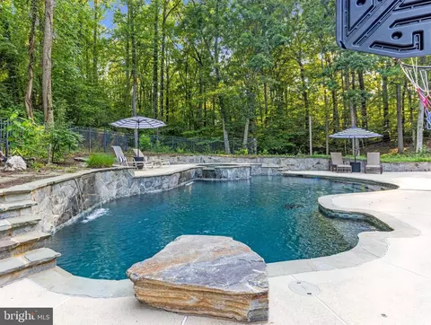 Exterior - 3754 Colliers Dr, Edgewater, MD 21037 photo 4 of 18