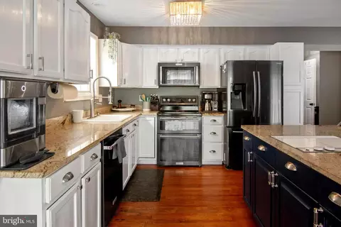 Kitchen - 225 Cadle Ave, Edgewater, MD 21037 photo 1 of 4