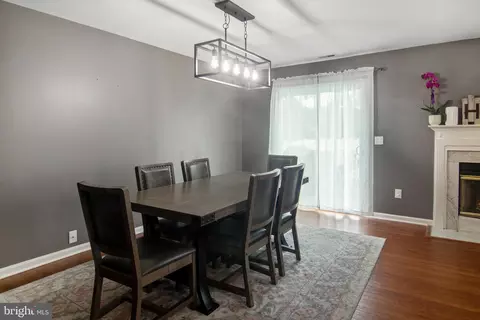 Dining - 225 Cadle Ave, Edgewater, MD 21037 photo 1 of 1