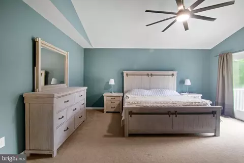 Bedroom - 225 Cadle Ave, Edgewater, MD 21037 photo 3 of 9