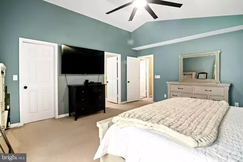 Bedroom - 225 Cadle Ave, Edgewater, MD 21037 photo 1 of 9