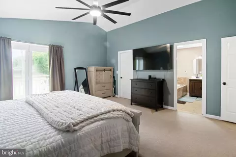 Bedroom - 225 Cadle Ave, Edgewater, MD 21037 photo 4 of 9