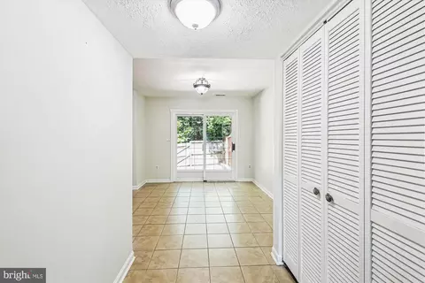 Entry Way - 1029 Commanders Way N, Annapolis, MD 21409 photo 2 of 4