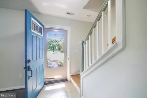Entry Way - 1029 Commanders Way N, Annapolis, MD 21409 photo 3 of 4