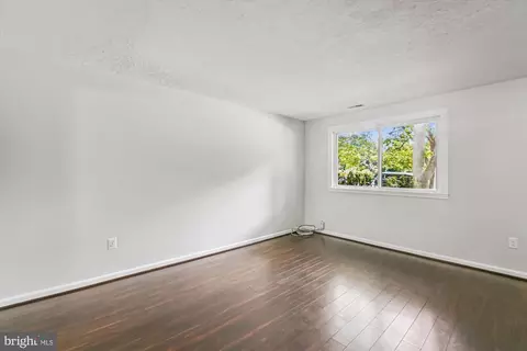 Living - 1029 Commanders Way N, Annapolis, MD 21409 photo 4 of 4