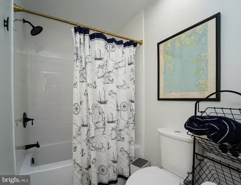Bath - 3 Constitution Sq, Annapolis, MD 21401 photo 3 of 3