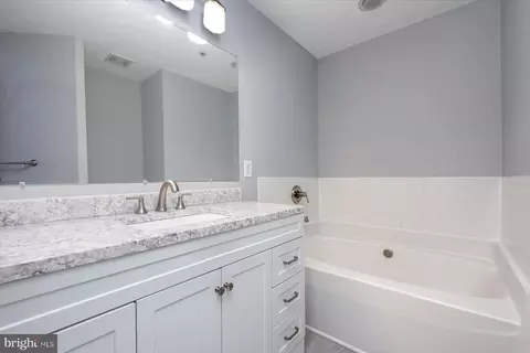 Bath - 50 Amberstone Ct #E, Annapolis, MD 21403 photo 2 of 3