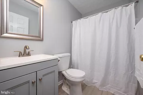 Bath - 50 Amberstone Ct #E, Annapolis, MD 21403 photo 3 of 3