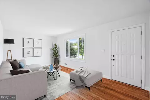 Living - 529 Rita Dr, Odenton, MD 21113 photo 1 of 4