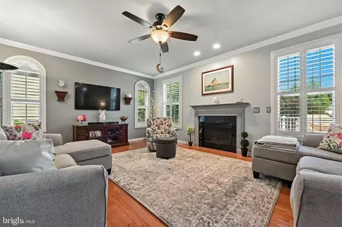 Living - 855 Clamshell Ct, Edgewater, MD 21037 photo 1 of 1