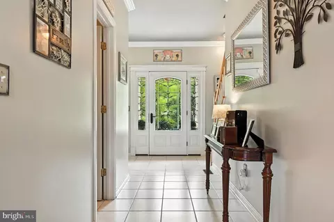 Entry Way - 855 Clamshell Ct, Edgewater, MD 21037 photo 2 of 4