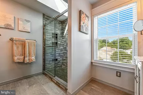 Bath - 855 Clamshell Ct, Edgewater, MD 21037 photo 1 of 5