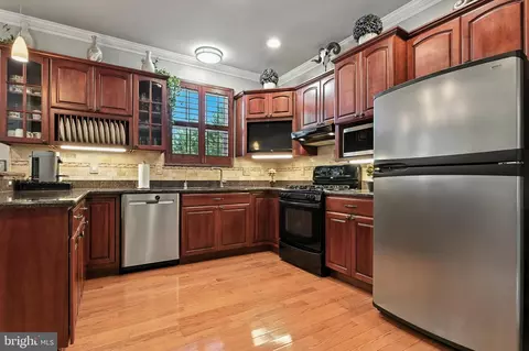 Kitchen - 855 Clamshell Ct, Edgewater, MD 21037 photo 2 of 3