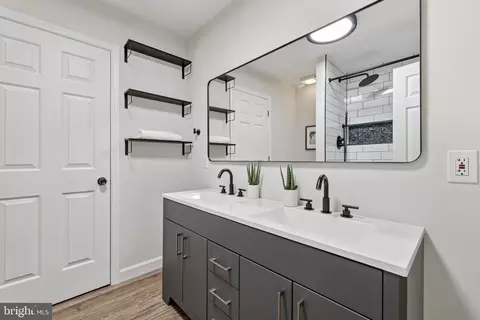 Bath - 7584 Carlin Rd, Hanover, MD 21076 photo 1 of 6