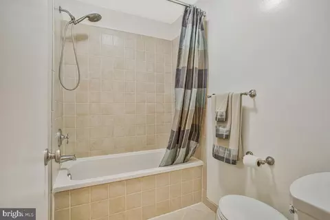 Bath - 103 Holly Rd, Edgewater, MD 21037 photo 2 of 3