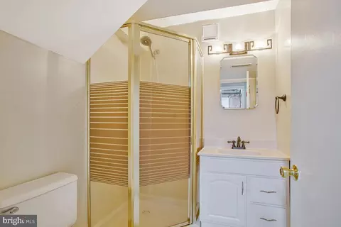 Bath - 103 Holly Rd, Edgewater, MD 21037 photo 3 of 3