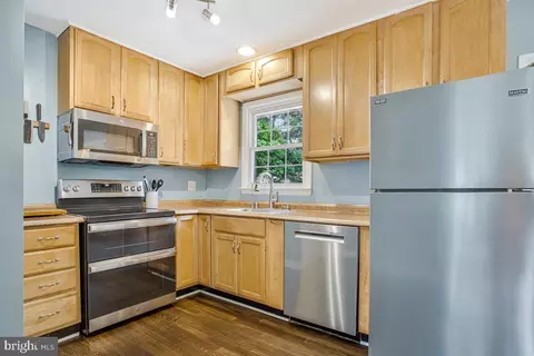 Kitchen - 103 Holly Rd, Edgewater, MD 21037 photo 2 of 3