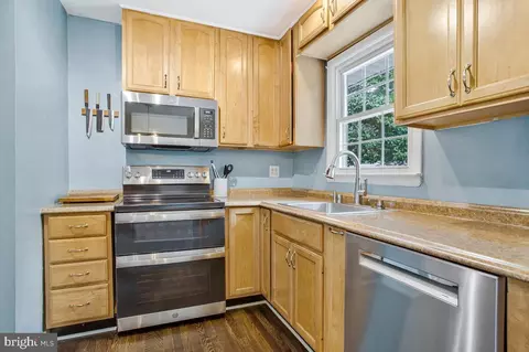 Kitchen - 103 Holly Rd, Edgewater, MD 21037 photo 3 of 3