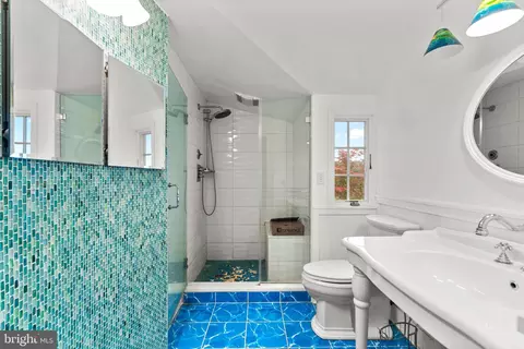 Bath - 1800 Chesapeake Pl, Pasadena, MD 21122 photo 5 of 6