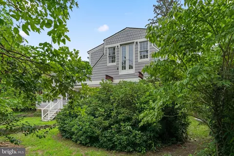 Exterior - 1800 Chesapeake Pl, Pasadena, MD 21122 photo 5 of 9