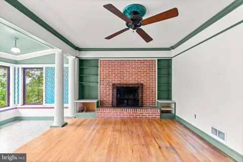 Living - 1800 Chesapeake Pl, Pasadena, MD 21122 photo 11 of 11