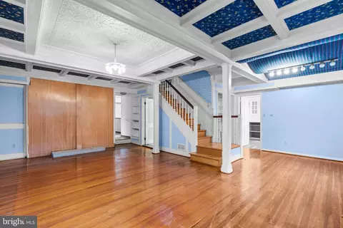 Living - 1800 Chesapeake Pl, Pasadena, MD 21122 photo 1 of 11