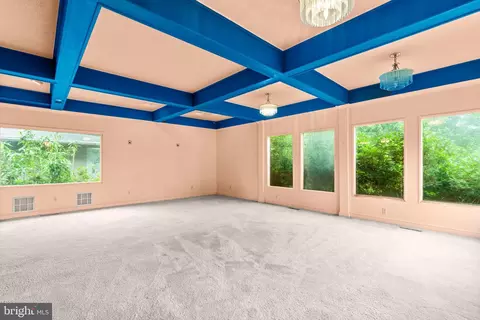 Living - 1800 Chesapeake Pl, Pasadena, MD 21122 photo 5 of 11