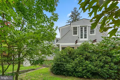 Exterior - 1800 Chesapeake Pl, Pasadena, MD 21122 photo 6 of 9