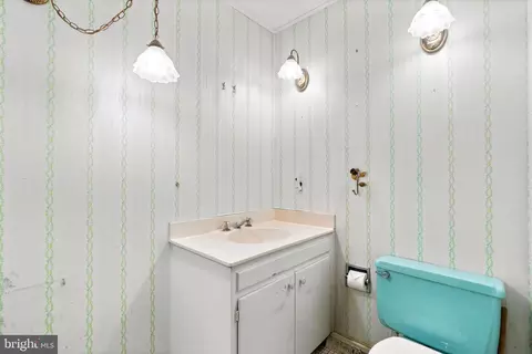Bath - 1800 Chesapeake Pl, Pasadena, MD 21122 photo 1 of 6