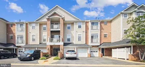 421 Hamlet Club Dr #307, Edgewater, MD 21037