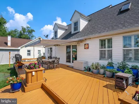 Exterior - 8426 Park Rd, Pasadena, MD 21122 photo 1 of 14