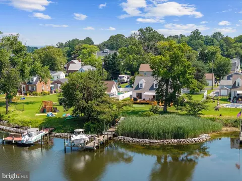 8426 Park Rd, Pasadena, MD 21122