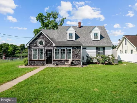 Exterior - 8426 Park Rd, Pasadena, MD 21122 photo 5 of 14