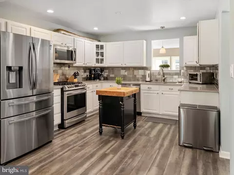Kitchen - 8426 Park Rd, Pasadena, MD 21122 photo 1 of 5